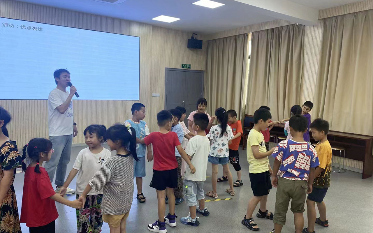 昆明龙观乡中心学校